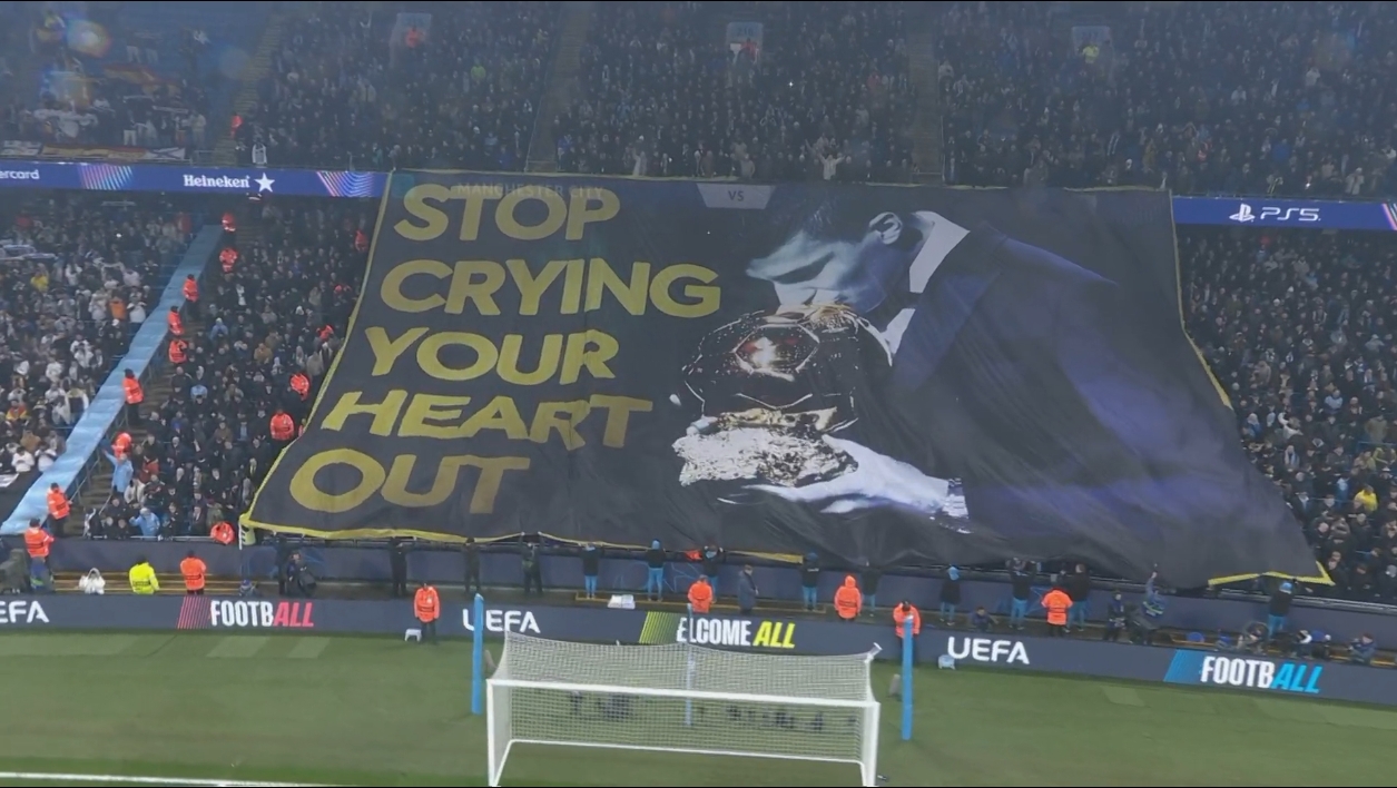 曼城球迷打出羅德里親吻金球獎TIFO：收起你的眼淚！